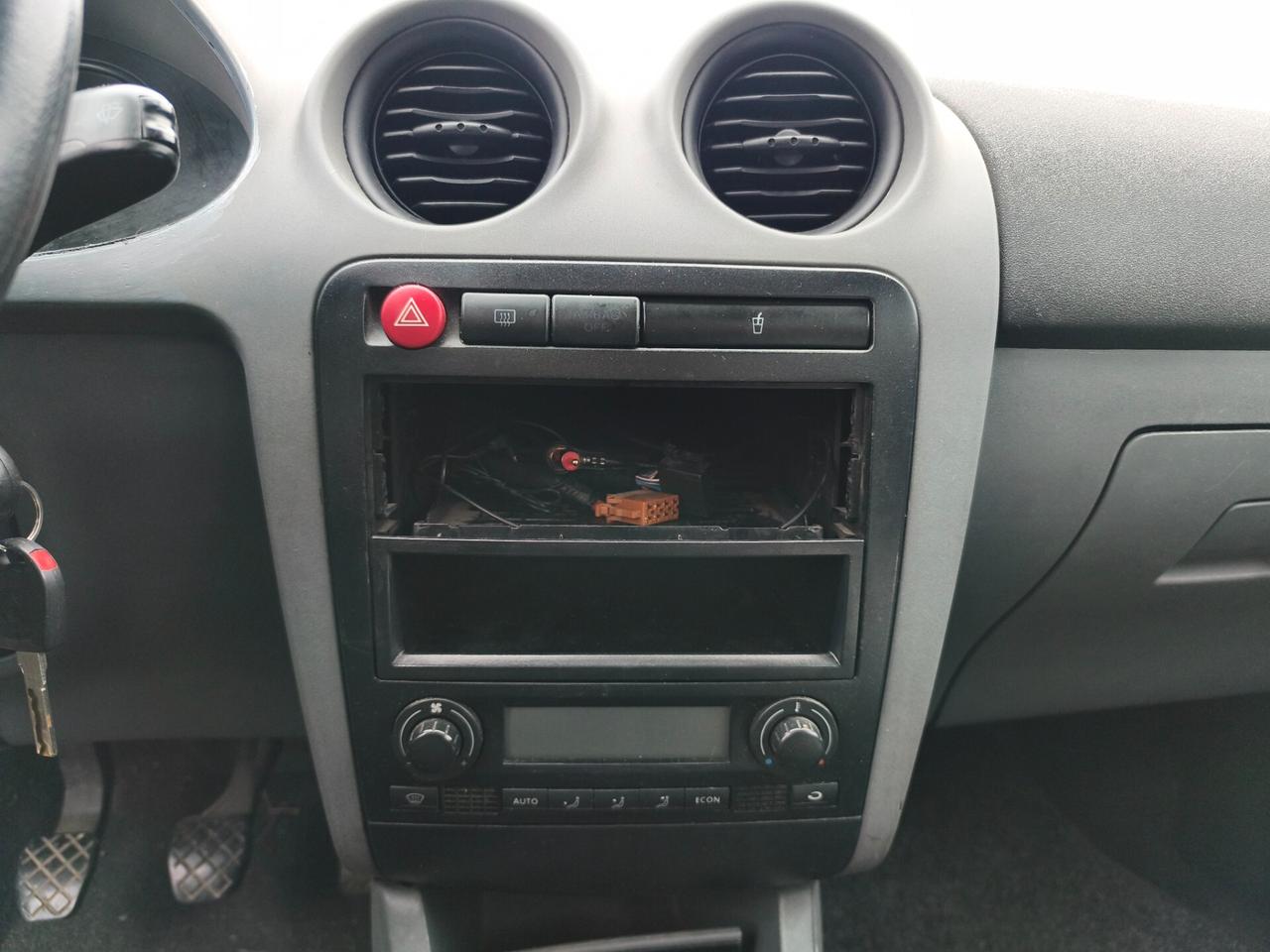 Seat Ibiza 1.4 16V 5p. Neopatentati