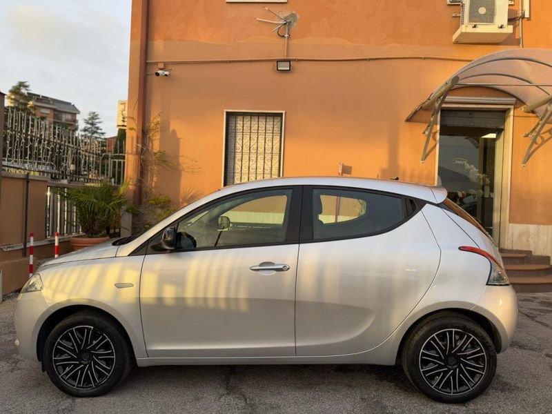 Lancia Ypsilon 1.0 FireFly Hybrid GOLD.+ GPL