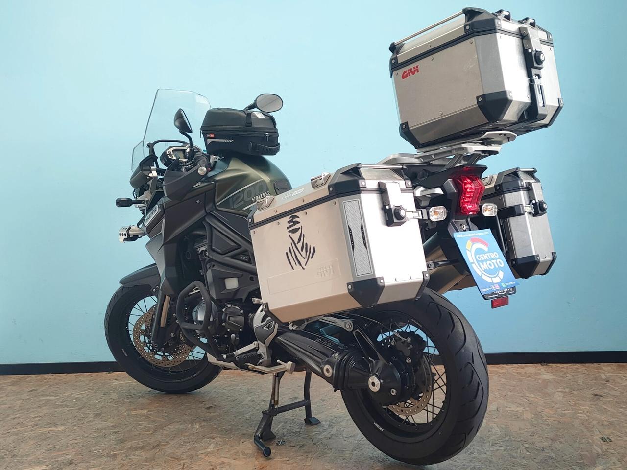 Triumph Tiger Explorer XC con tris bauletti GIVI