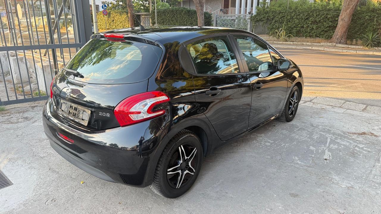 Peugeot 208 1.4 HDi 68 CV 5 porte Access