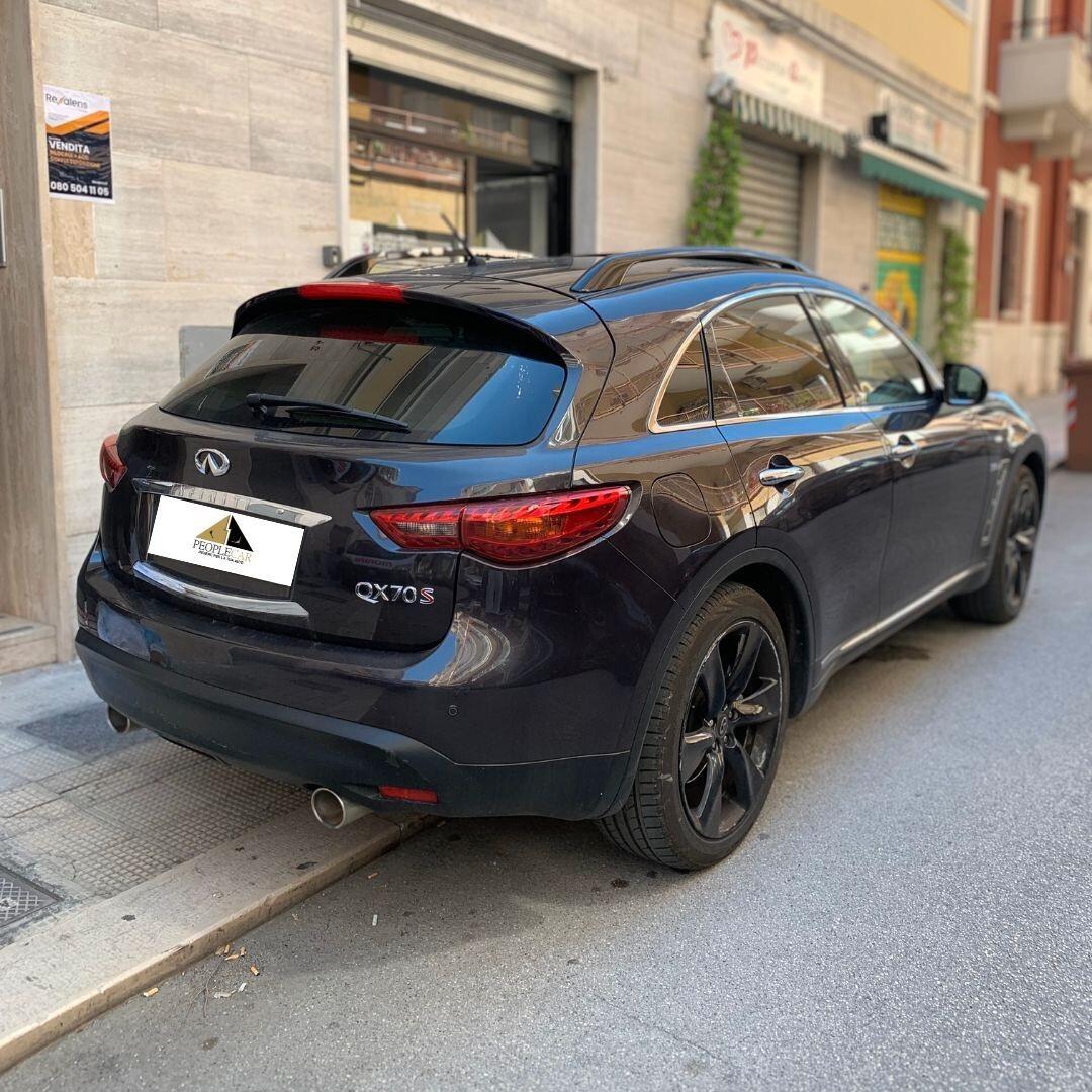 Infiniti QX70 3.0 diesel V6 AT GT Premium