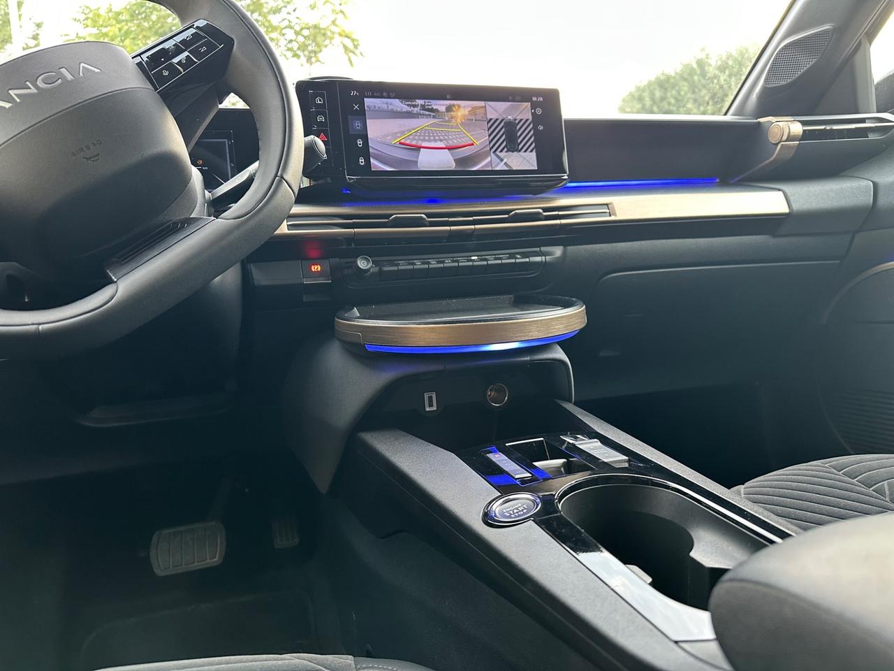 Lancia Ypsilon Hybrid e-DCT LX