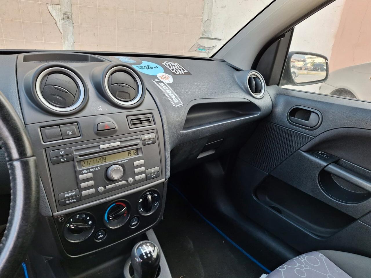 Ford Fiesta 1.4 TDCi 68CV 5 porte Titanium