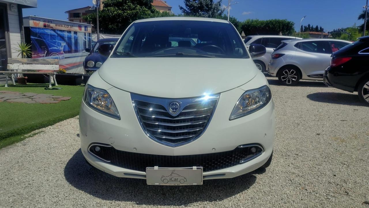 Lancia Ypsilon 1.2 69 CV 5 porte GPL Ecochic Silver