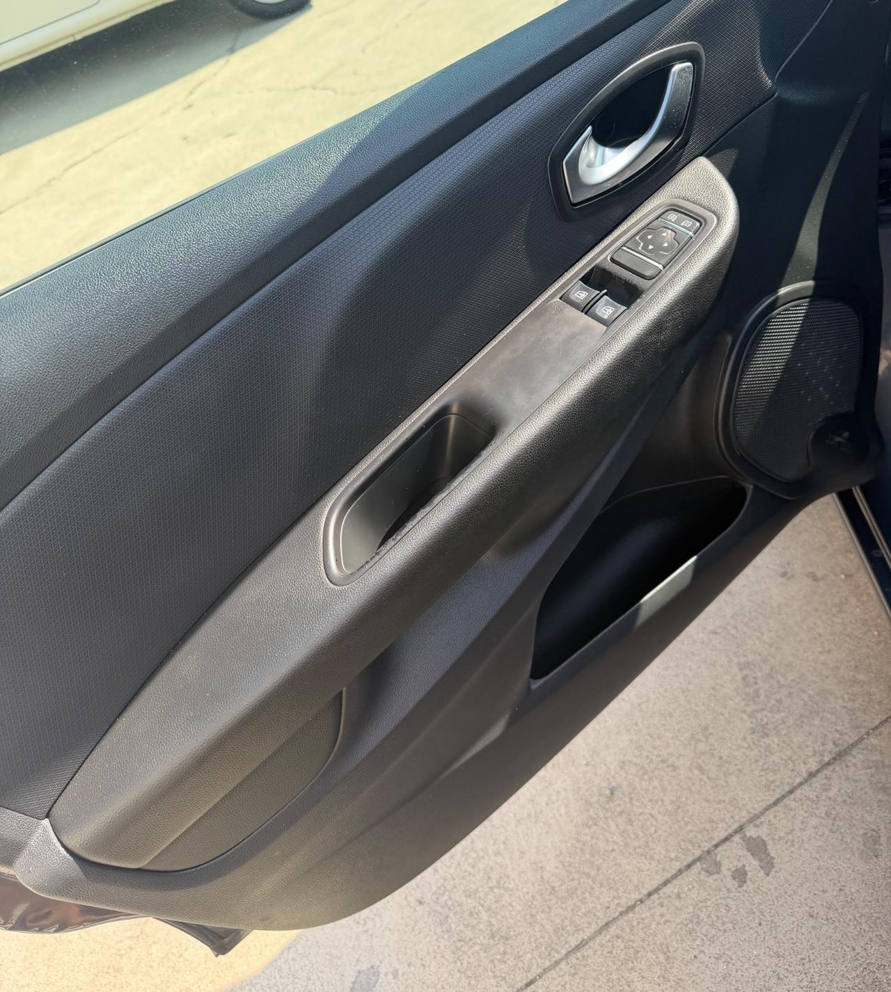 Renault Clio 1.2BENZINA 75CV 5 porte Intens 2017