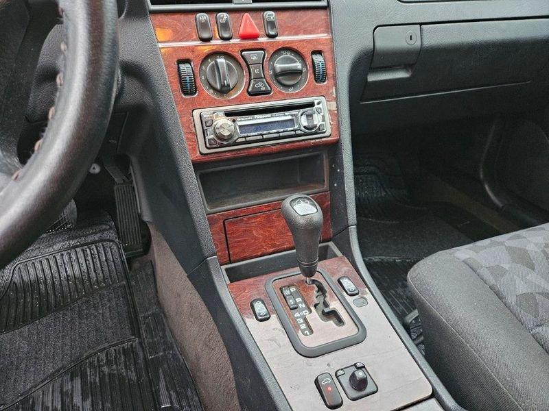 Mercedes-Benz Classe C C 180 cat Classic