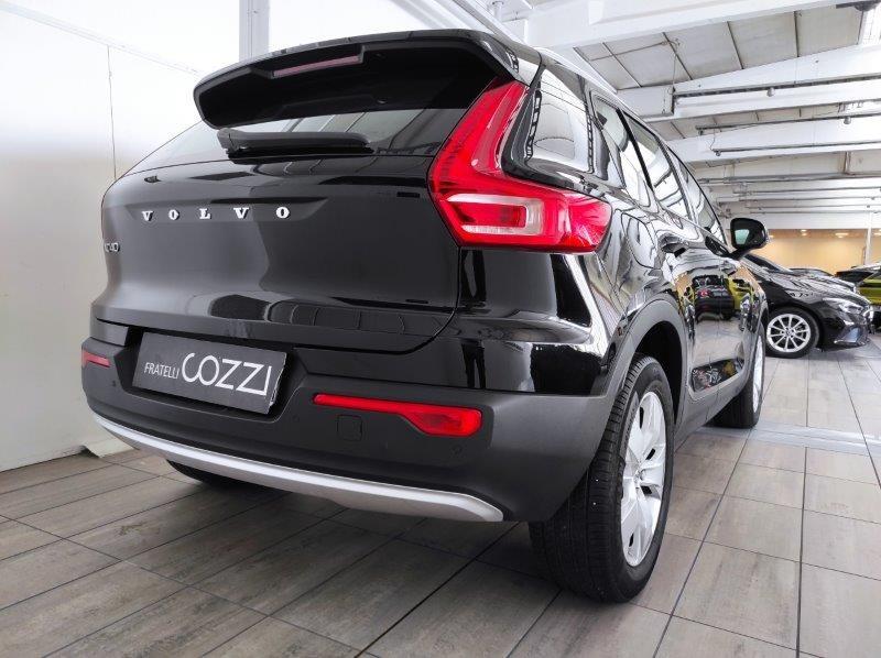 VOLVO XC40 (2017-->) - XC40 D3 Geartronic Momentum