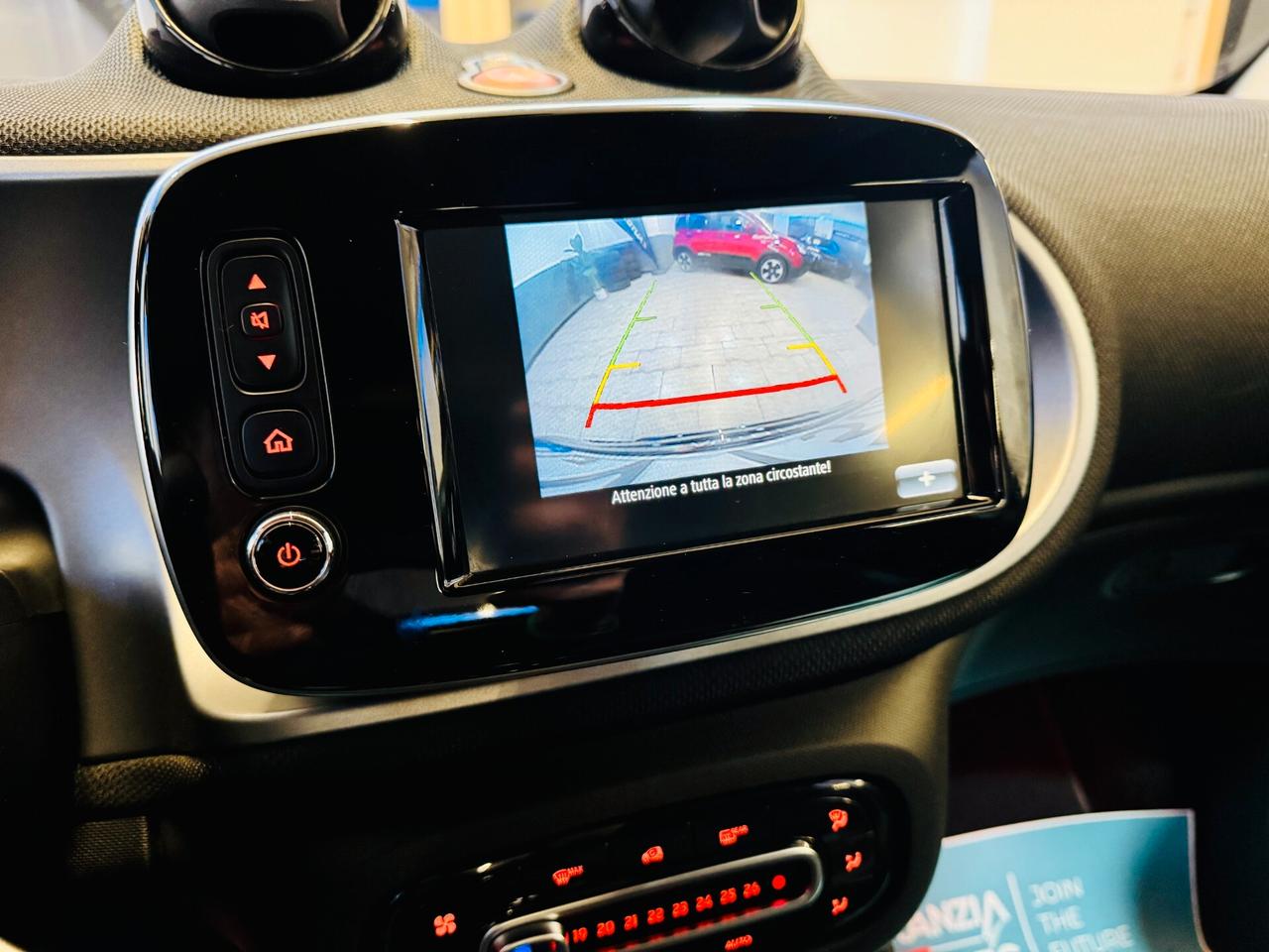 Smart ForTwo 90CV Brabus 0.9 Cabrio Autom / RetroCam Touch