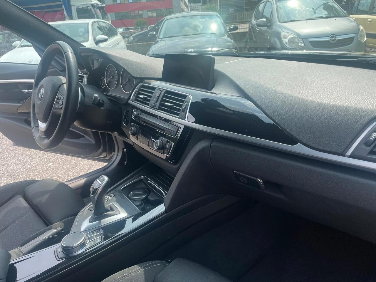 BMW 320d xDrive Sport Automatico trazione integrale