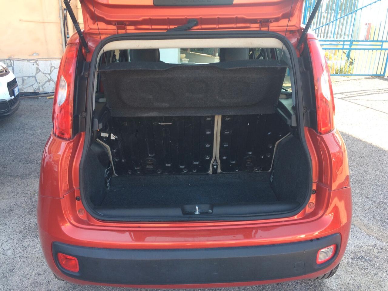 Fiat Panda 1.2 Emotion benzia tagliandata con garanzia e distribuzione eseguita a km 117000!