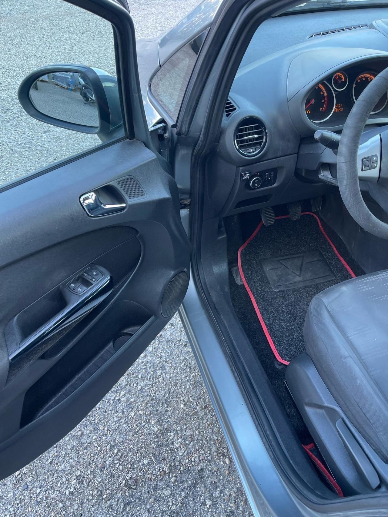 Opel Corsa 1.2 - GPL- NEOPATENTATI