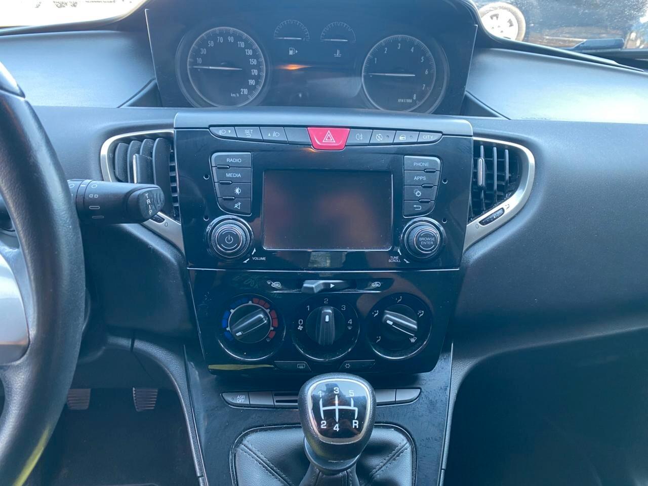Lancia Ypsilon 1.2 69 CV 5 porte S&S Platinum