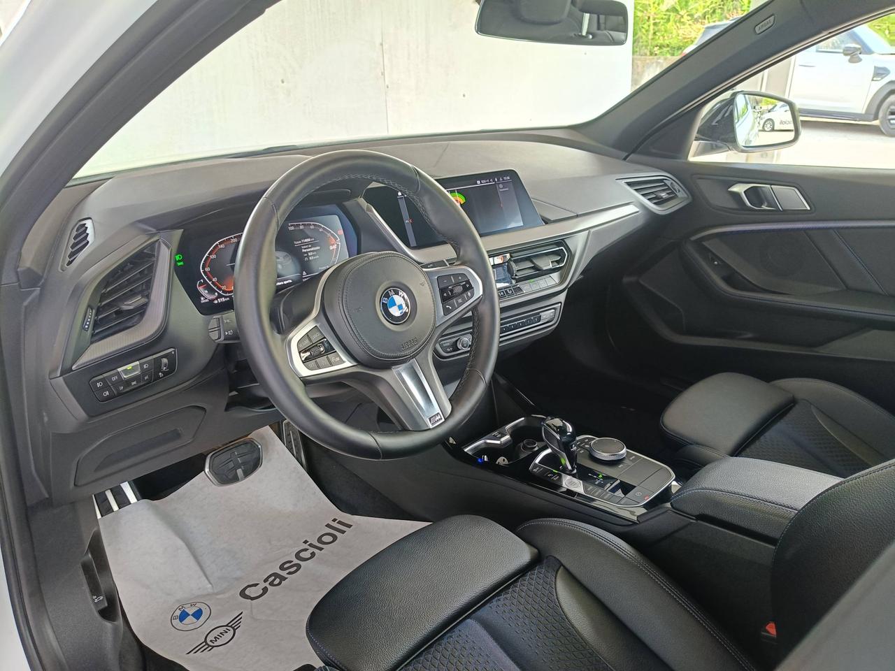 BMW Serie 1 F40 - 118d Msport auto