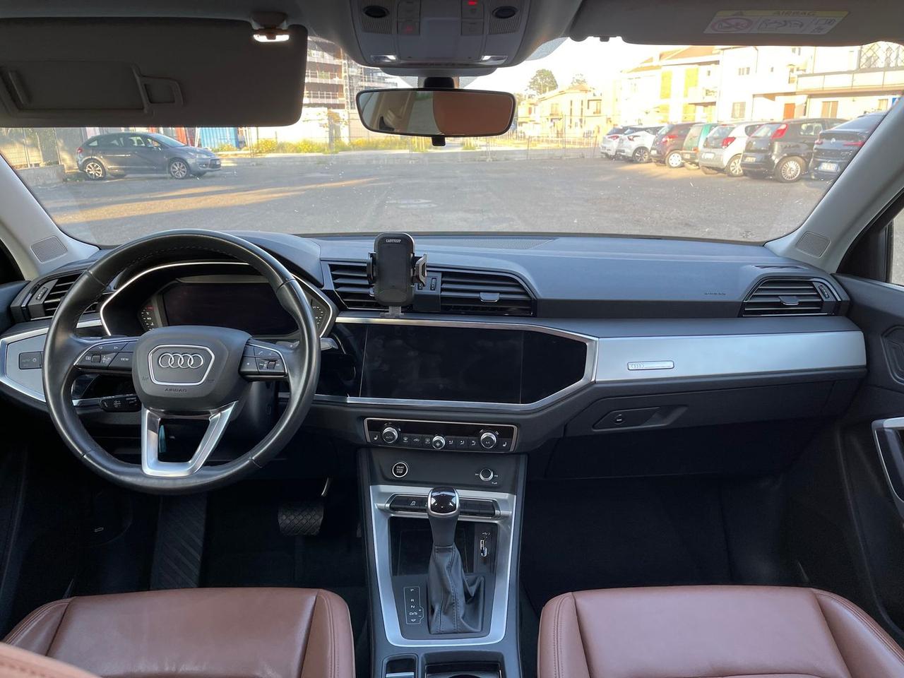 Audi Q3 2.0 35 TDI Business #10639