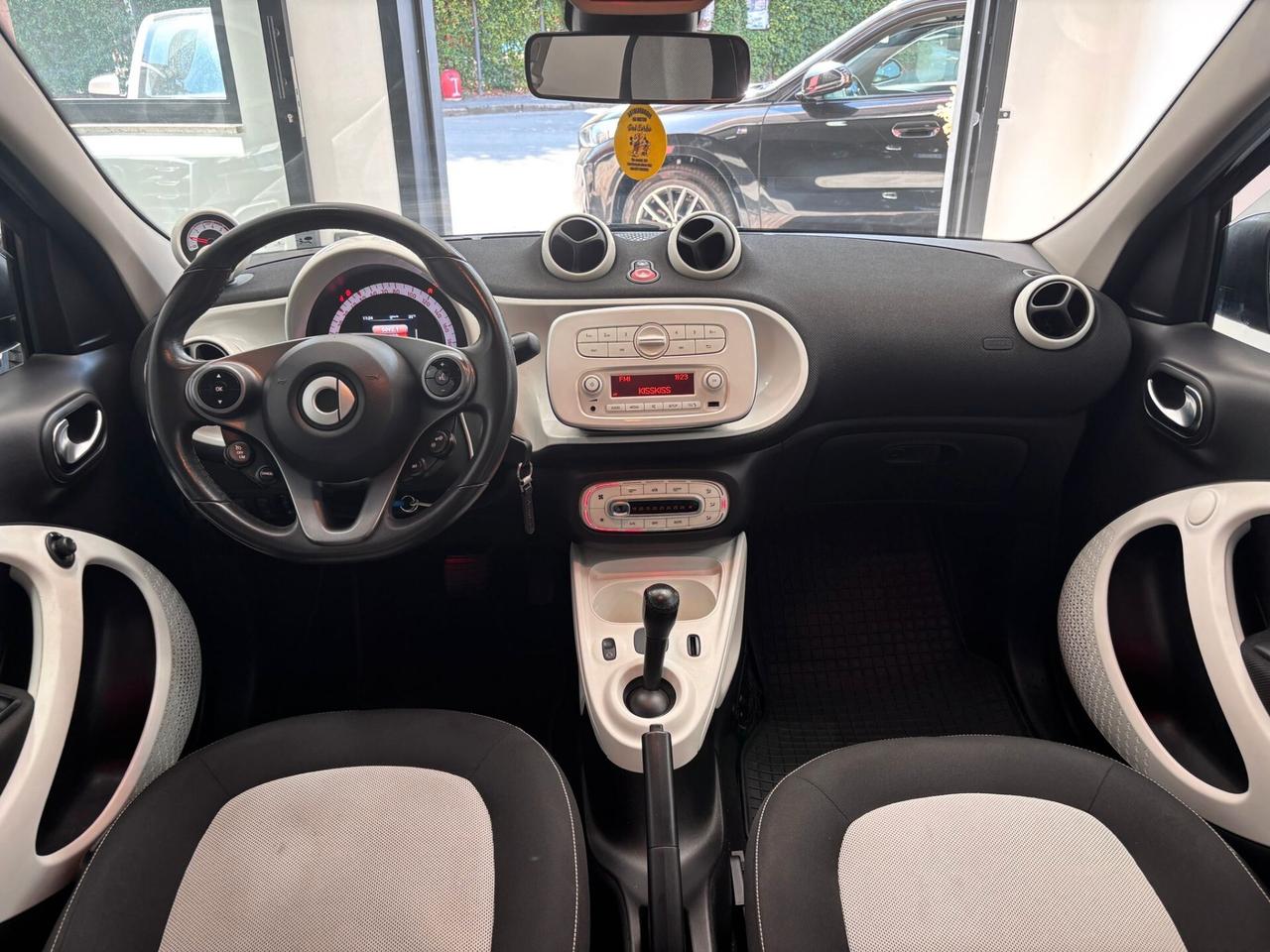 SMART FORFOUR 1.0 TWINAMIC PASSION 71CV LED-CLIMA