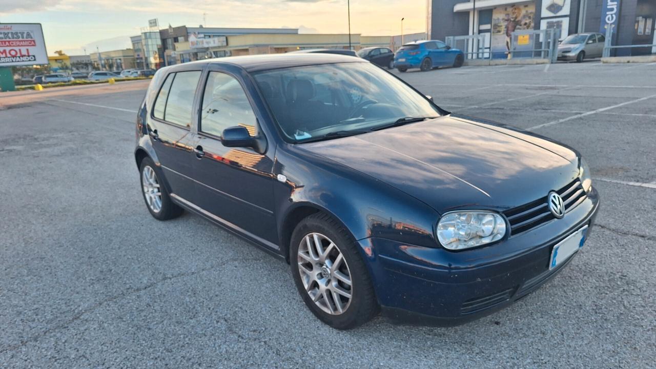 Volkswagen Golf 1.6 cat 5 porte
