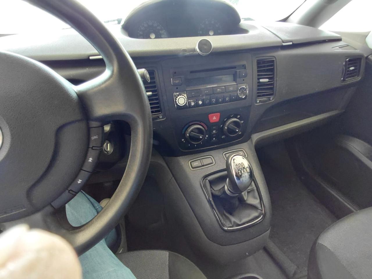 Fiat Idea 1.4 16V Emotion GPL KM 218.540