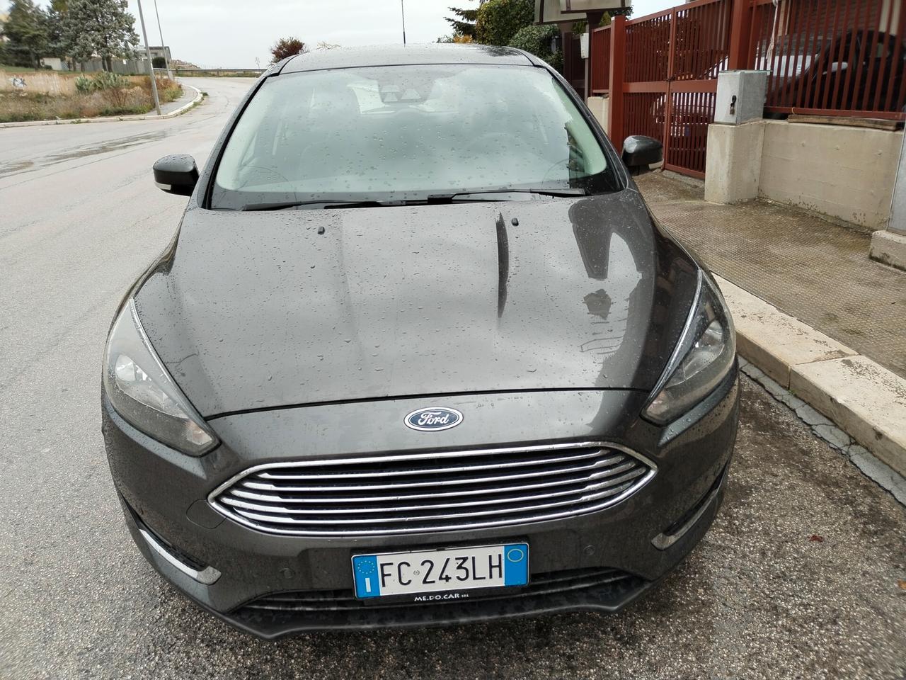 Ford Focus 1.5 TDCi 120 CV cambio automatico navigatore Titanium