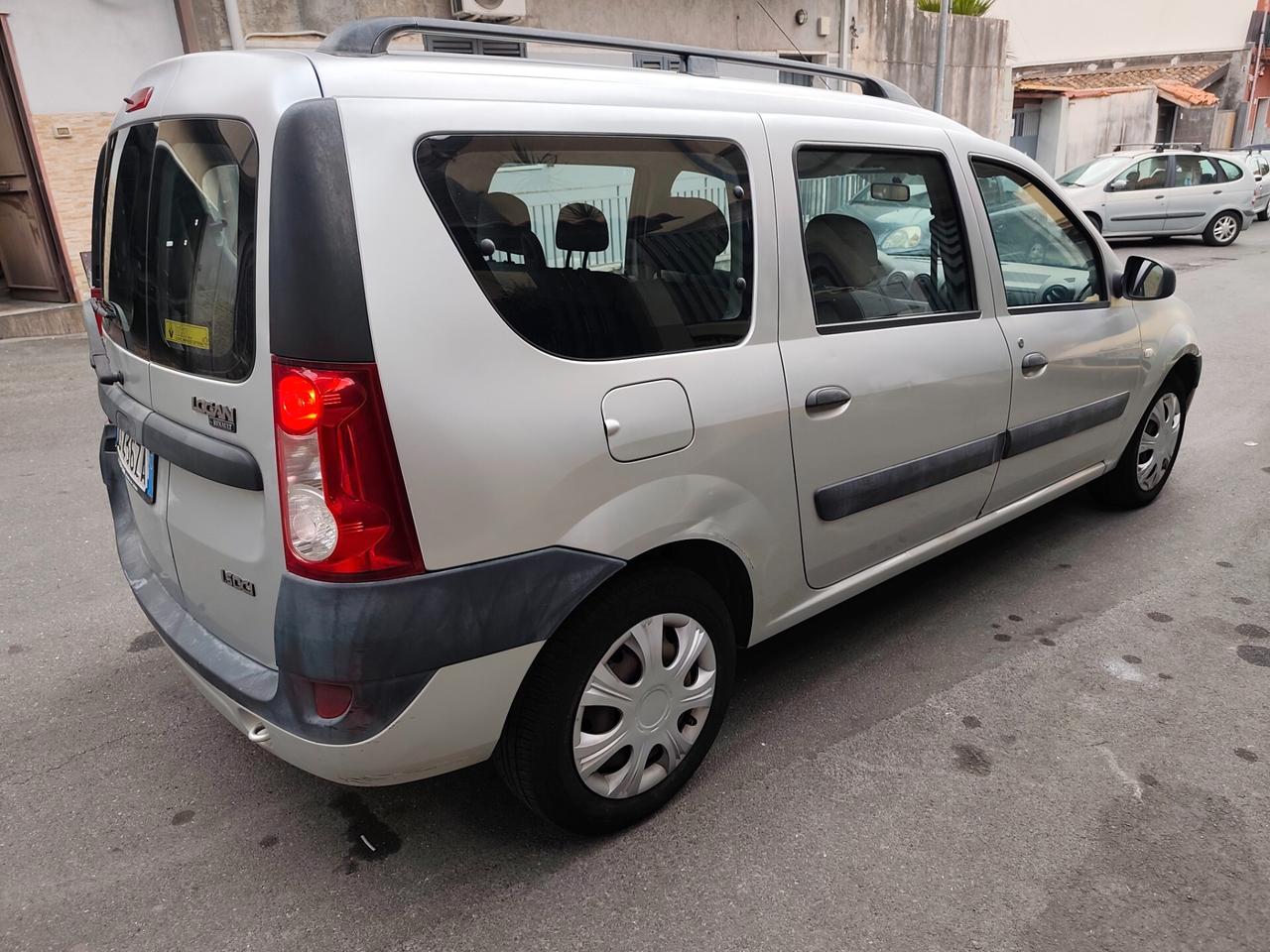 Dacia Logan MCV 1.5 dCi 70CV 7 posti Leggi