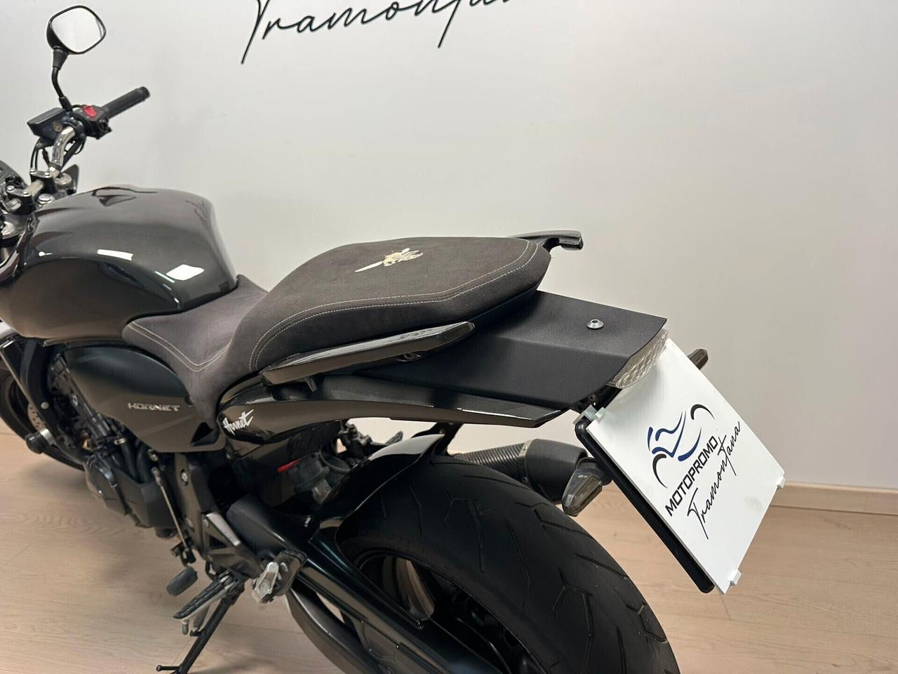 HONDA HORNET 600 SCARICO LEOVINCE DA 99€ AL MESE
