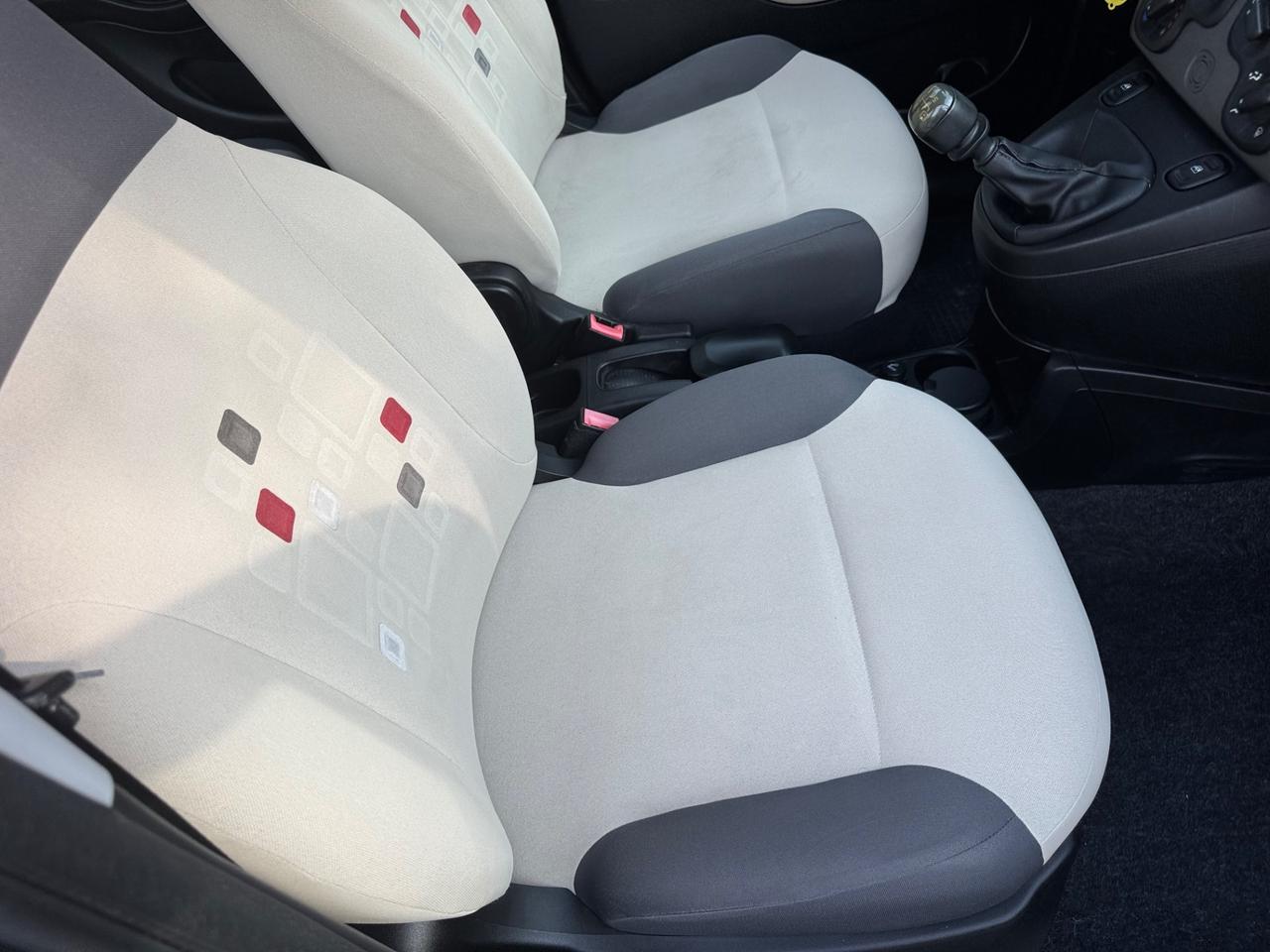 Fiat Panda 1.2 Lounge 5 posti neopatentati