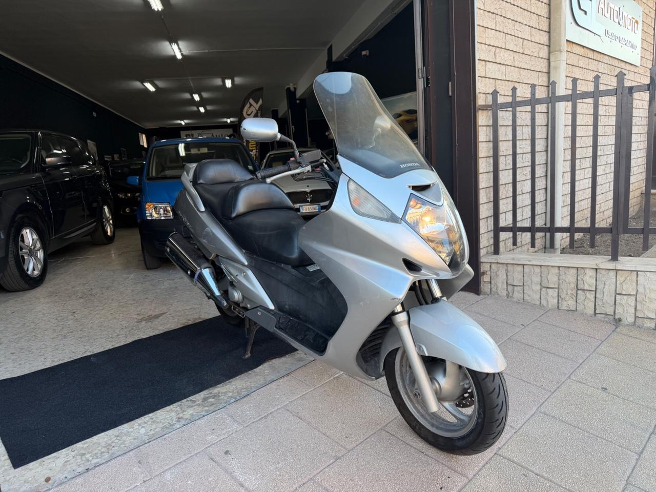 Honda Silver Wing 600 Aggressivo