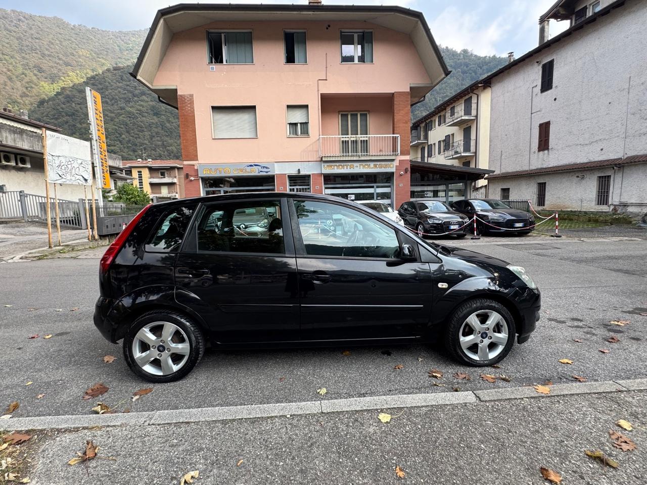 Ford Fiesta 1.4 TDCi 5p.- TAGLIANDATA - OK NEOPATENTATI