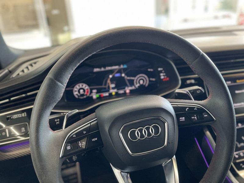 Audi Q8 RS TFSI V8 quattro tiptronic