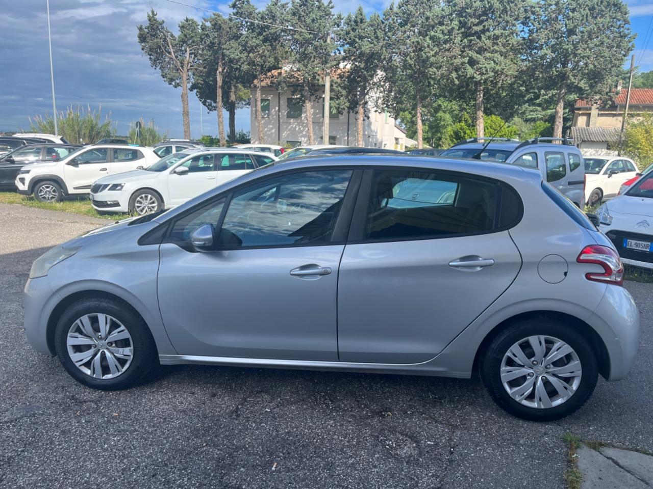 Peugeot 208 1.2 VTi 82 CV 3 porte Allure ok neopatentati