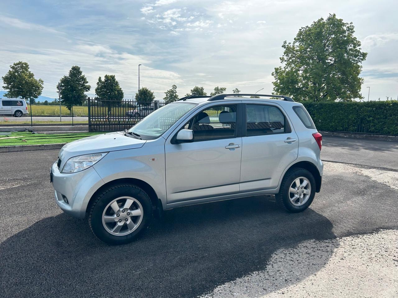 Daihatsu terios 1.3 benzina 4x4 ok neopatentati