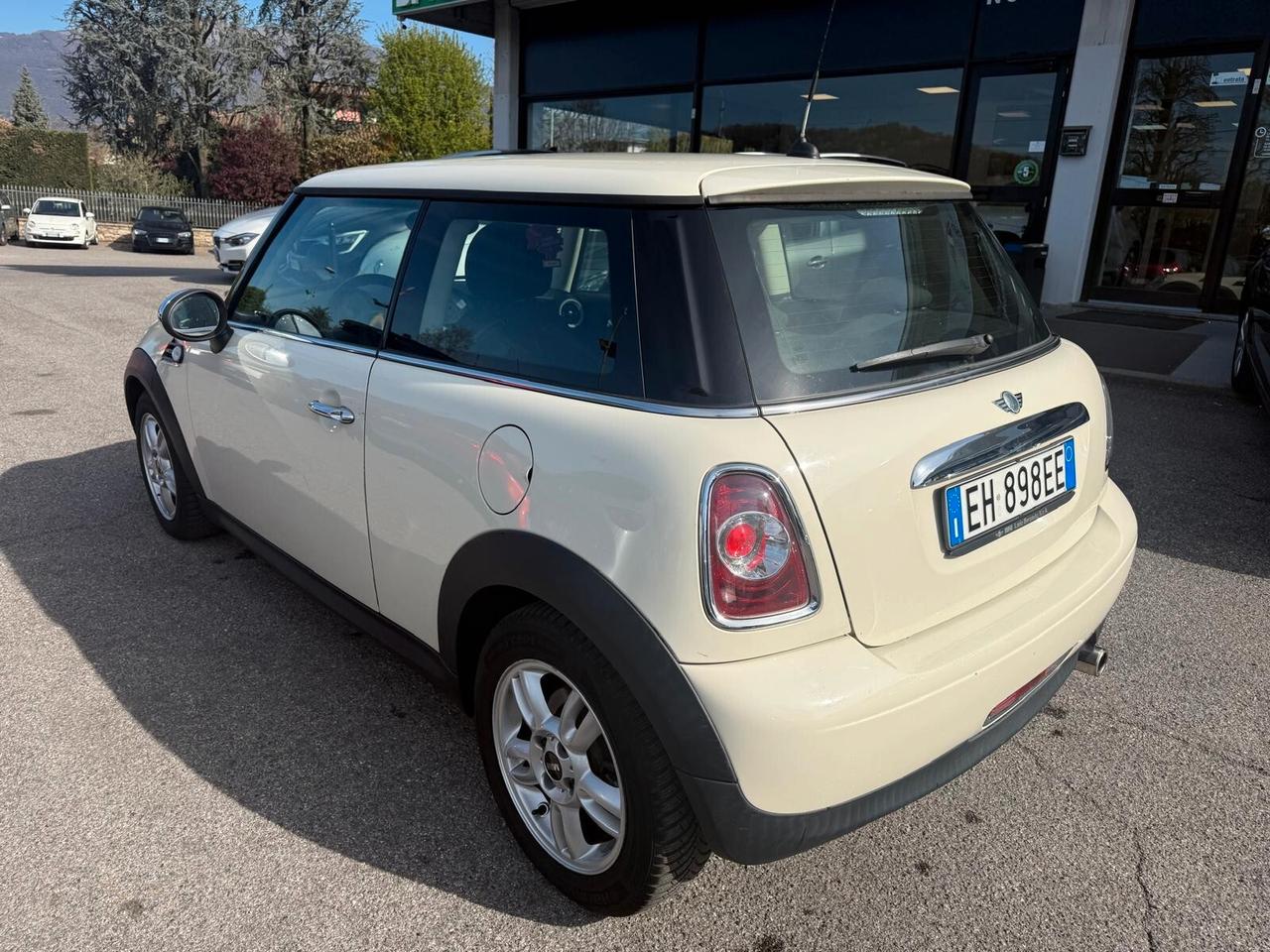 Mini 1.6 16V One (55kW)