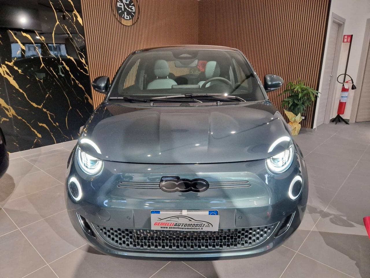 Fiat 500e Berlina 42 kWh Giorgio Armani 12/2024 KM24000 ITALIANA UNICO PROPRIETARIO