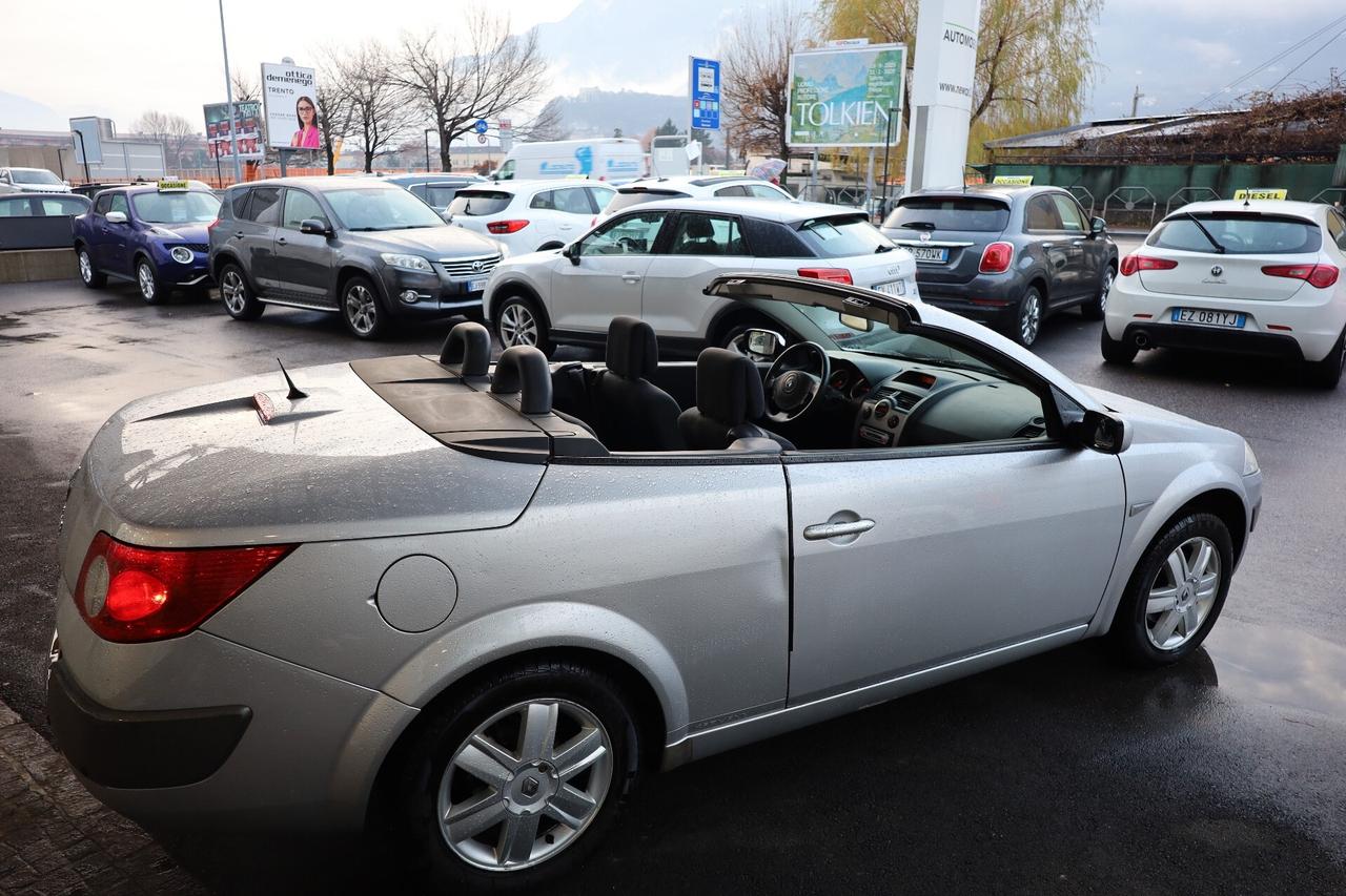 Renault Megane Mégane C-C 1.6 16V Confort Dynamique