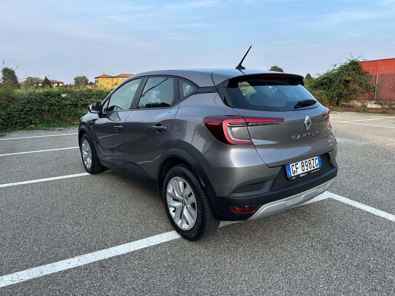 Renault Captur Plug-in Hybrid E-Tech 160 CV Initiale Paris