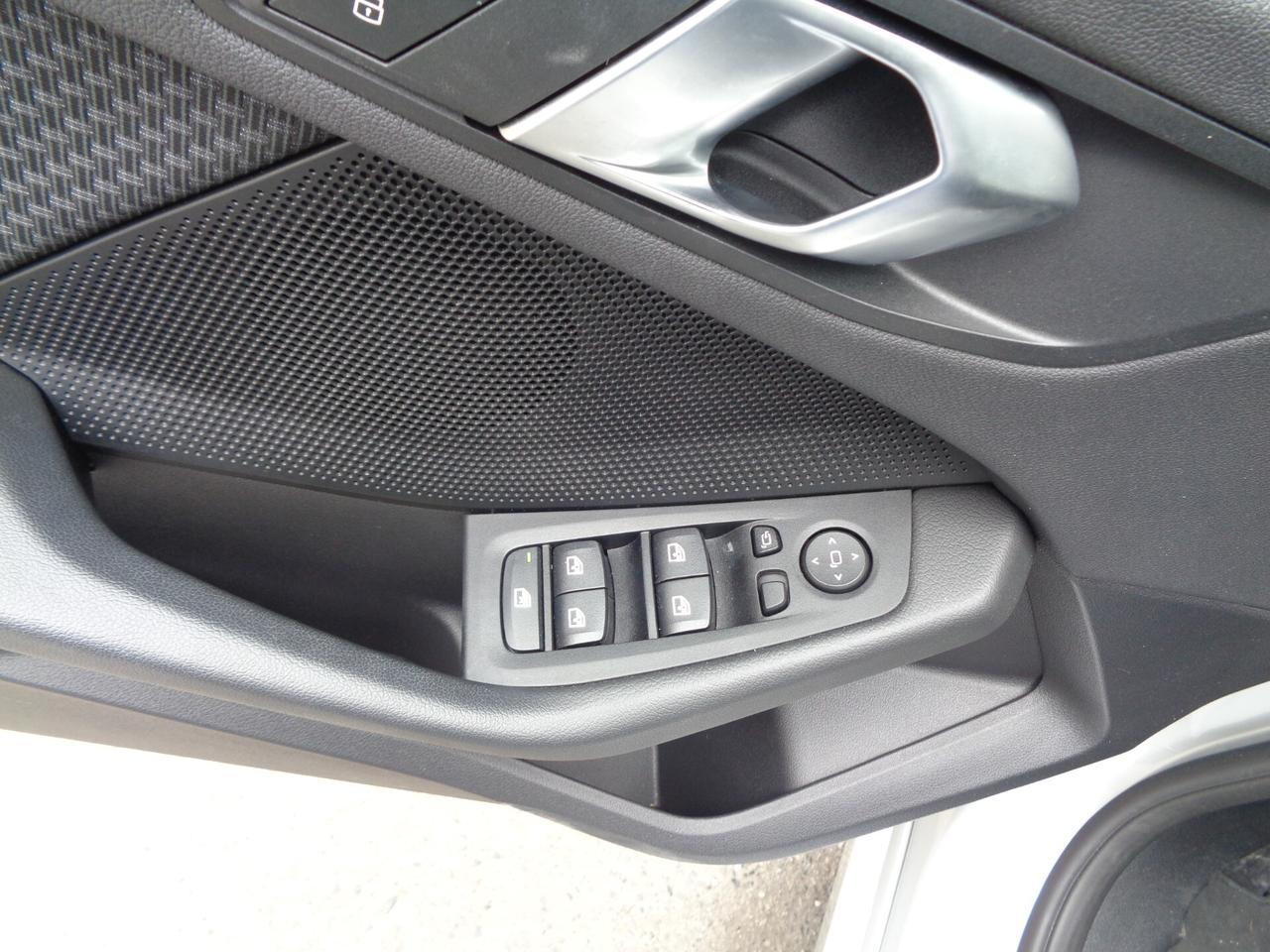 Bmw 116 116d 5p. Business Advantage