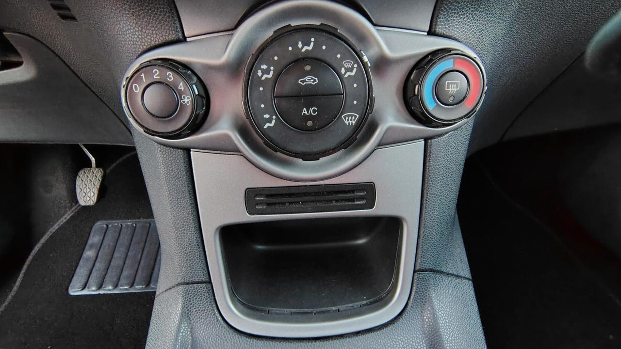 Ford Fiesta PLUS 5 PORTE 1.4 BENZINA 97 CV