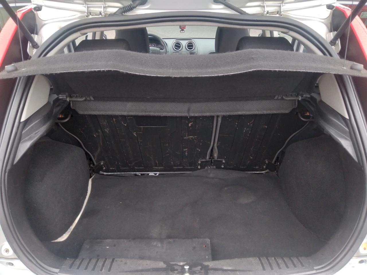 Ford Fiesta 1.2 16V 75cv 5p titanium