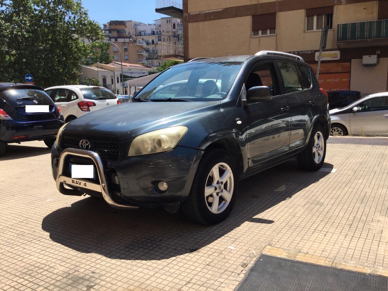 Toyota RAV4 2.2 D-4D 136 CV Luxury