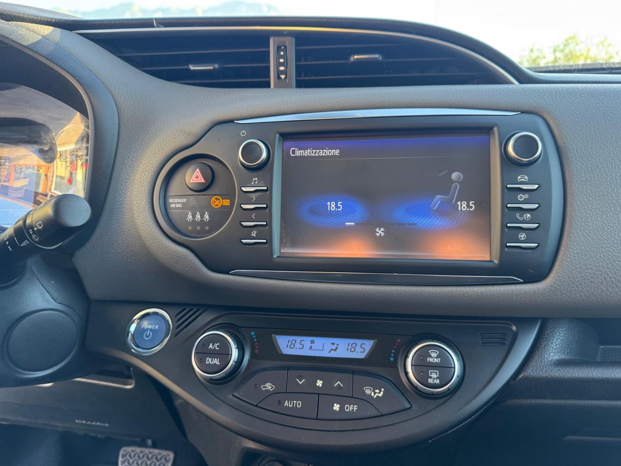 Toyota Yaris 1.5 HYBRID 5P.
