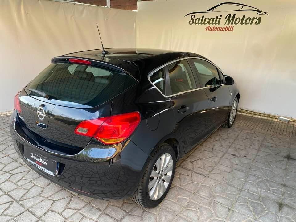 Opel Astra 1.6 115CV 5 porte Cosmo