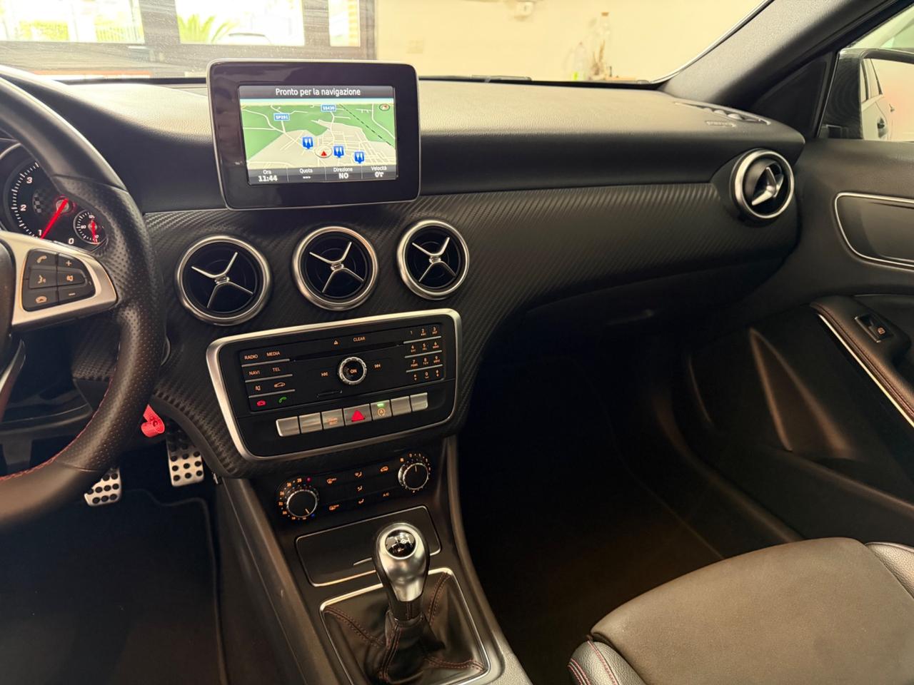 Mercedes-benz A 180 d Premium AMG