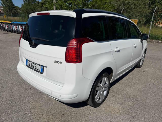 PEUGEOT 5008 1.6 HDi 115CV Allure senza nessun lavoro da fare