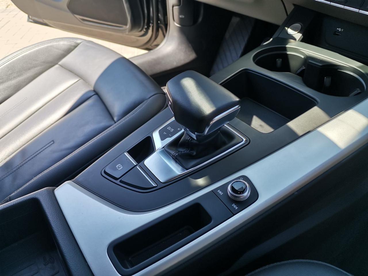 Audi A4 Avant 40 TDI S tronic TOTAL BLACK