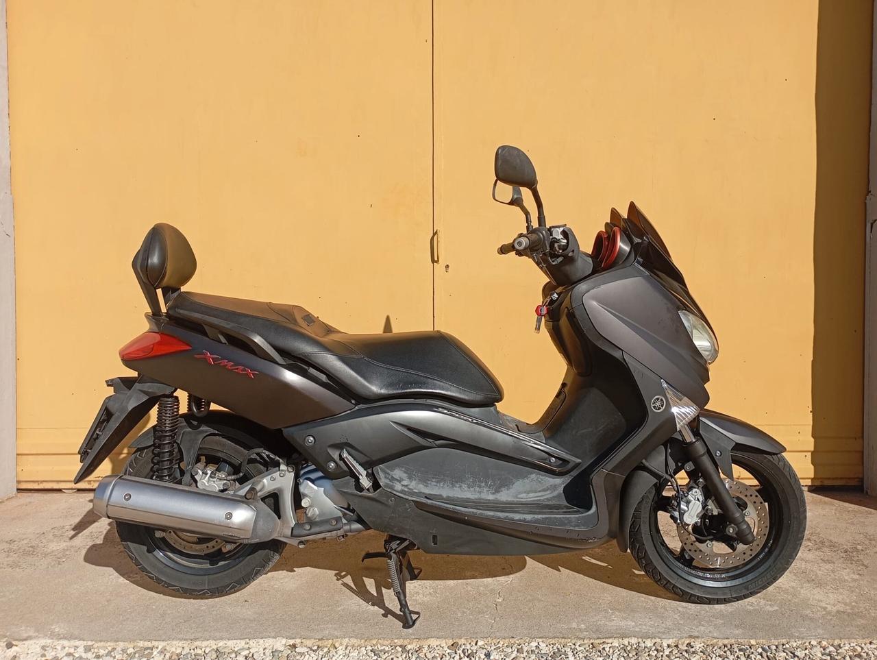 Yamaha X-Max 250 Sport Gomme + Tagliando Nuovi