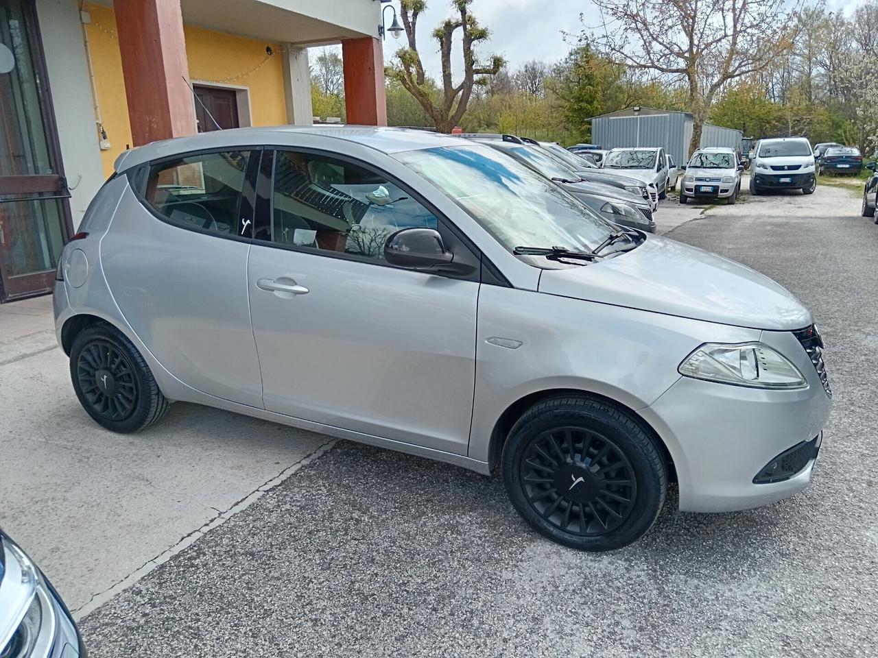 Lancia Ypsilon 1.2 69 CV ELEFANTINO SOLI 45000KM