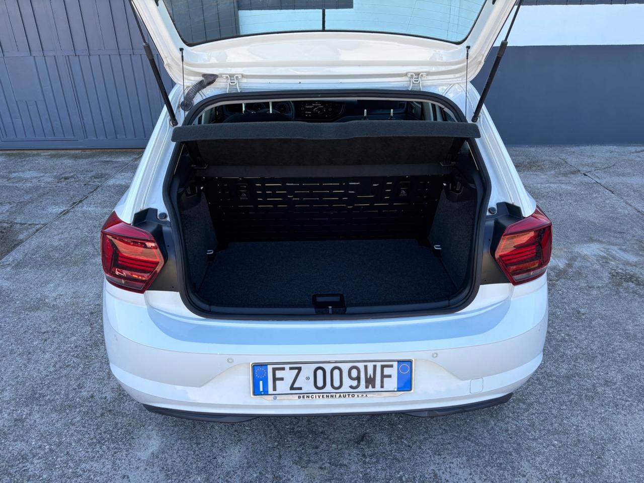 Volkswagen Polo 1.0 TGI Highline. Garanzia.Neopatentati
