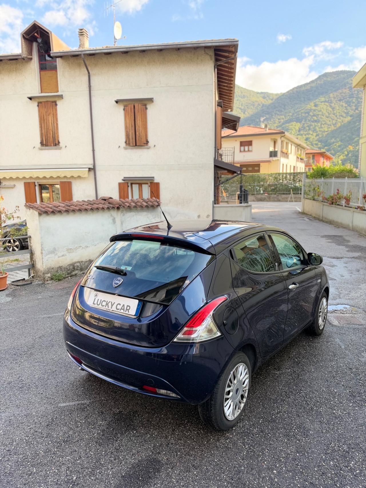 Lancia Ypsilon 1.3 MJT 16V 80 CV 5 porte S&S Silver