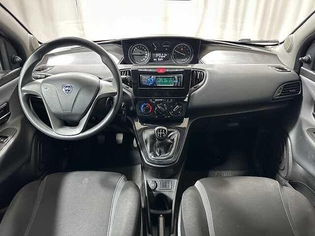 Lancia Ypsilon 1.2 69 CV 5 porte Silver