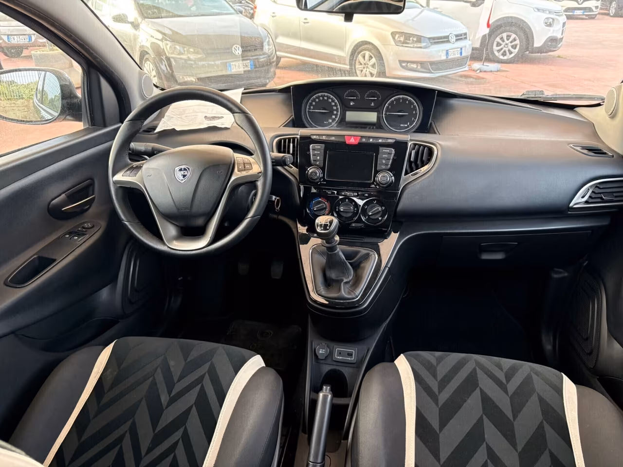 Lancia Ypsilon 1.2 ---5 porte GPL Ecochic Silver