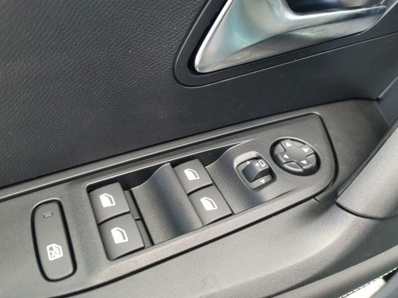 Peugeot 2008 2008 PureTech 100 S&S Allure